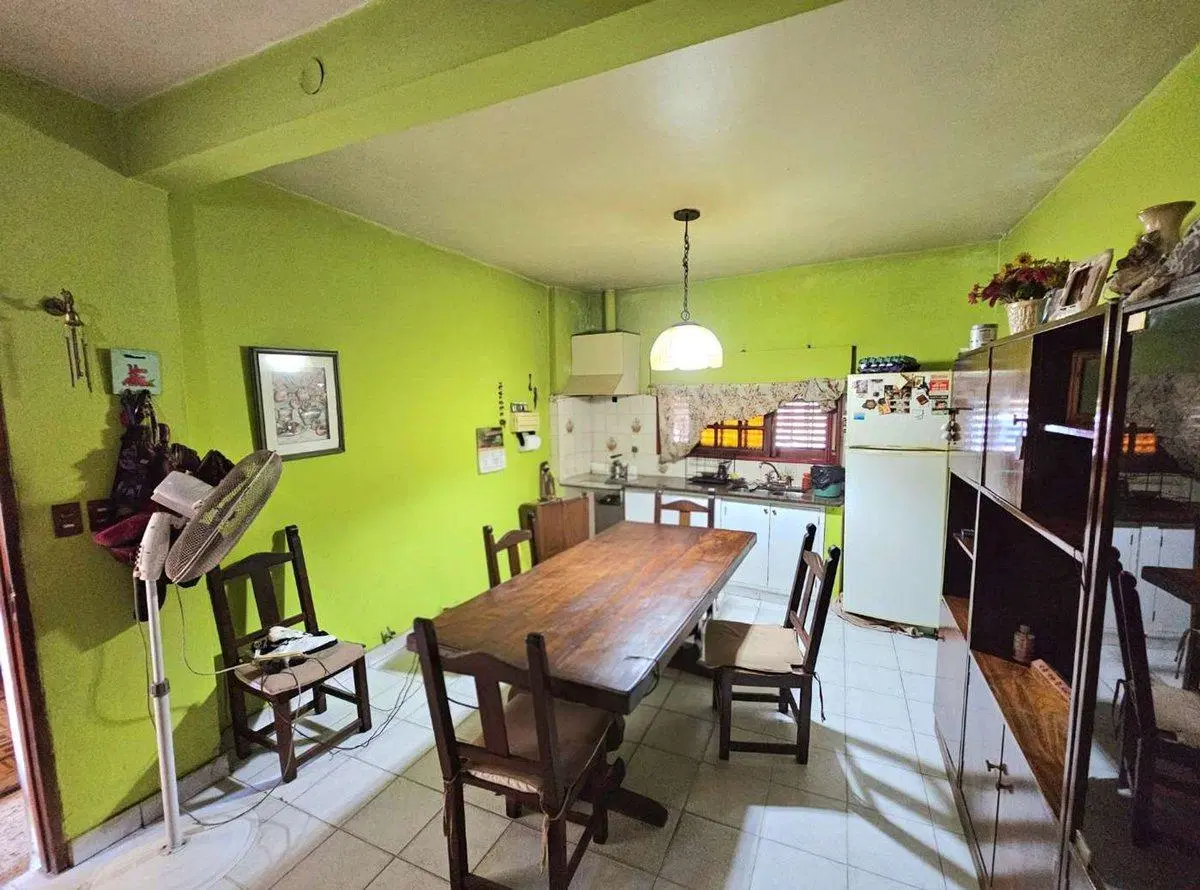 VENTA CASA MULITFAMILIAR 20M ESTACIÓN MORON 3 UF 4
