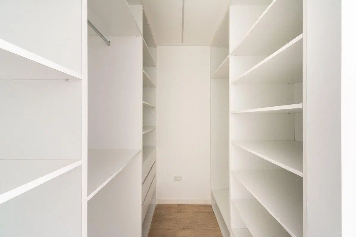 VENTA CASA 4 AMBIENTES PARQUE LELOIR COCHERA 5