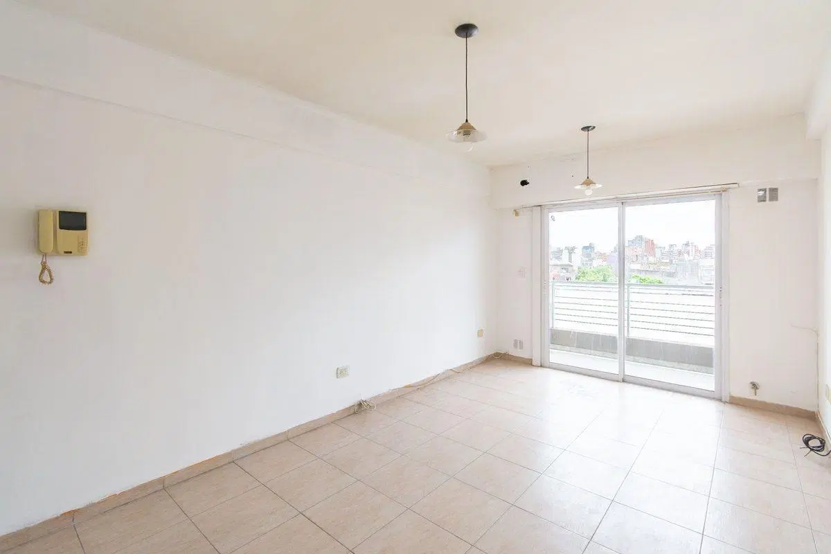 DEPARTAMENTO VENTA MORON 2 AMBIENTES APTO CREDITO 4