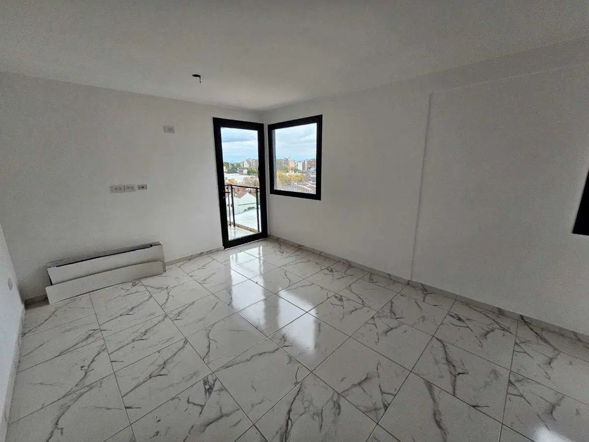 VENTA DEPARTAMENTO DOS AMBIENTES MORON COCHERA CUB 3