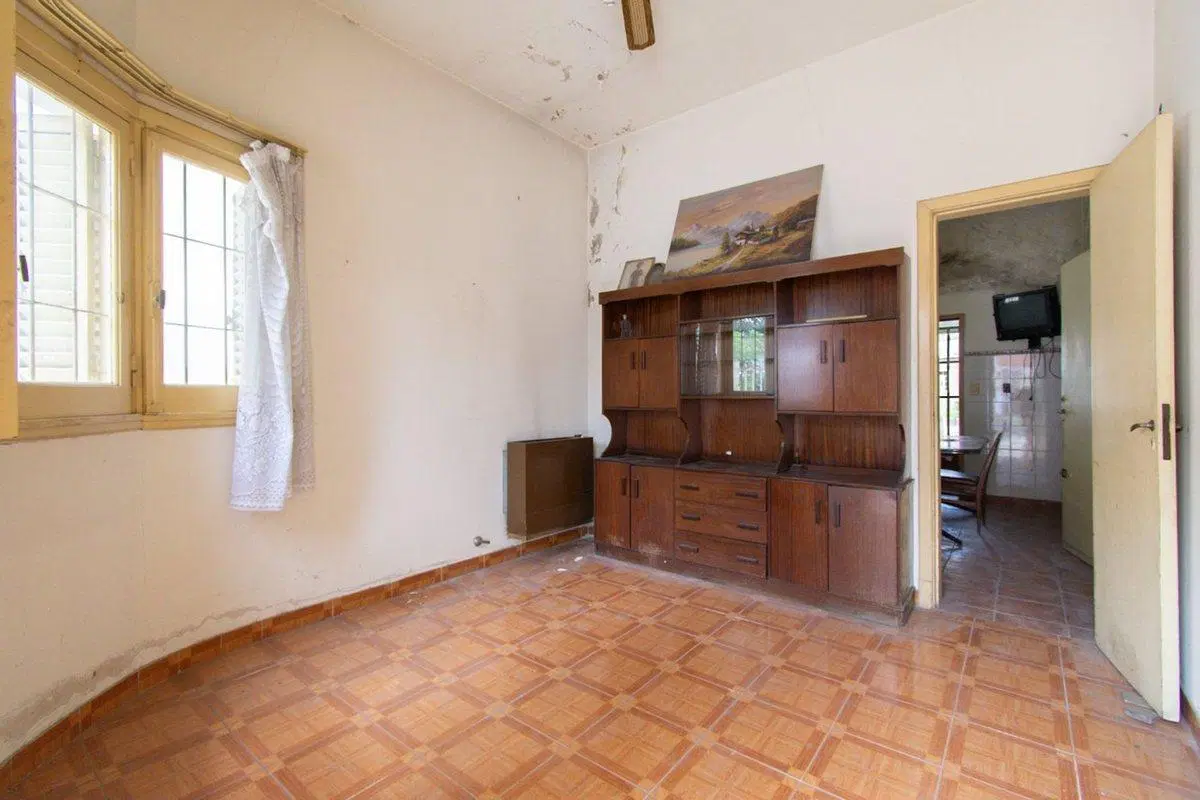 CASA EN VENTA 4 AMBIENTES. HAEDO SUR. CON JARDIN 8
