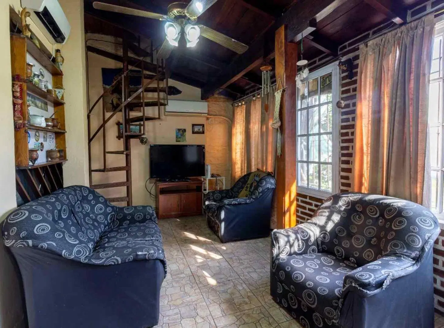 VENTA CASA 5 AMBIENTES QUINCHO COCHERA-HAEDO 3