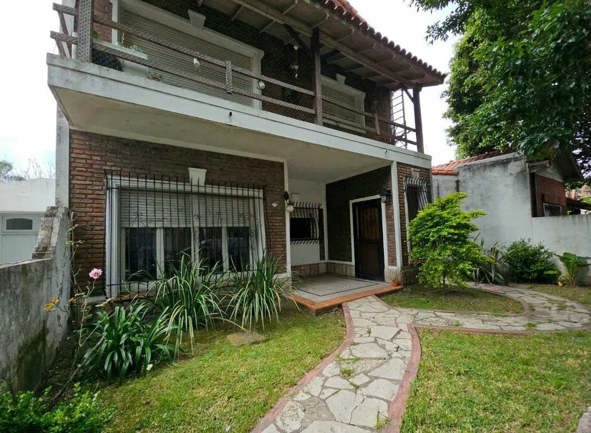VENTA CASA 5 AMB IDEAL DOS FAMILIAS CASTELAR NORTE 3