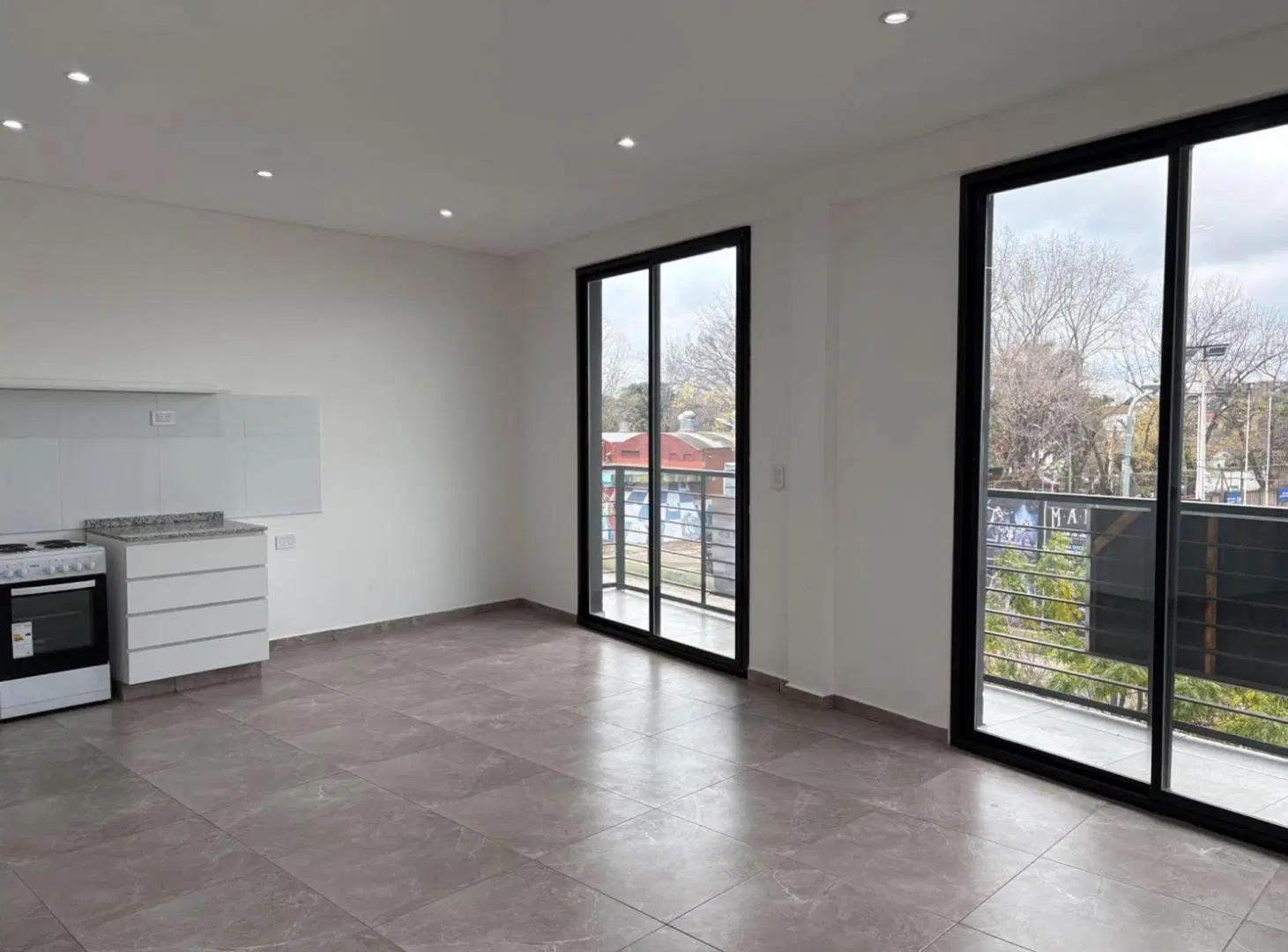 ALQUILER DEPARTAMENTO MONOAMBIENTE MORON, BALCON 8