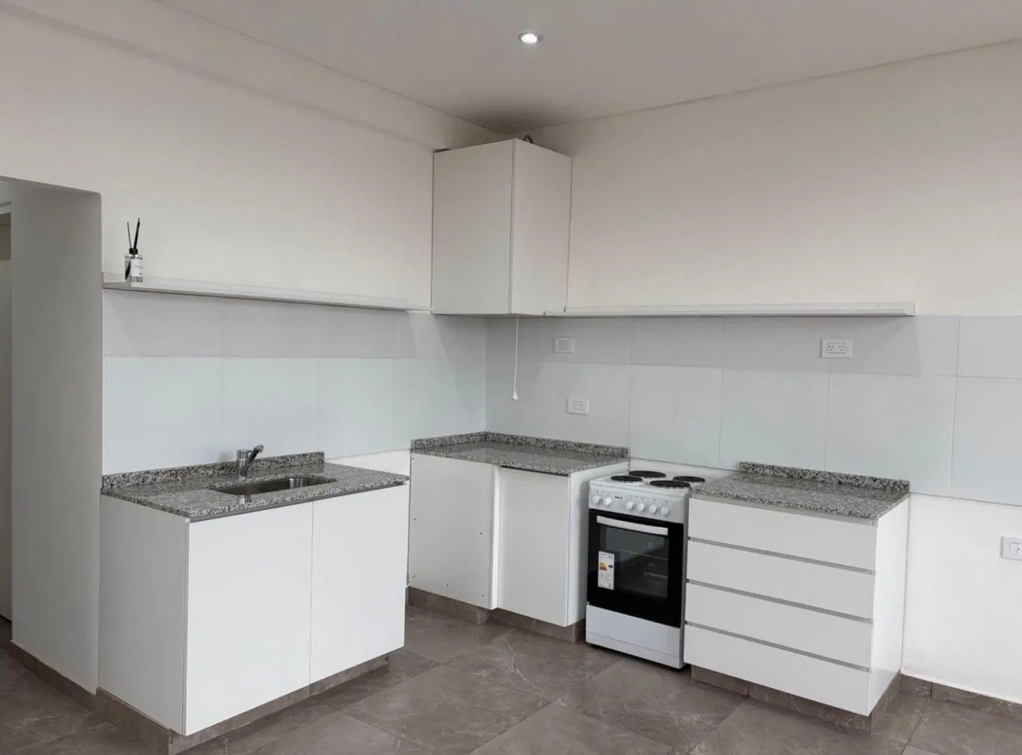 ALQUILER DEPARTAMENTO MONOAMBIENTE MORON, BALCON 5