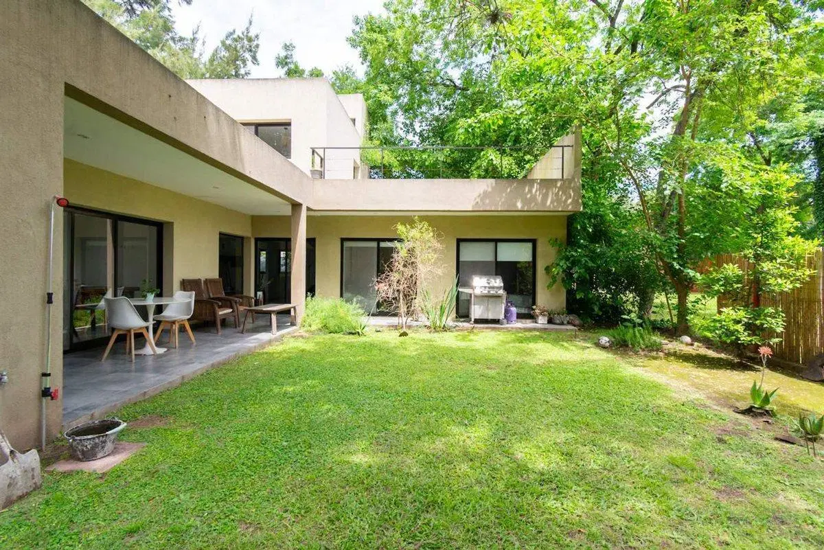 VENTA CASA 4 AMBIENTES COMPLEJO CERRADO P. LELOIR 8