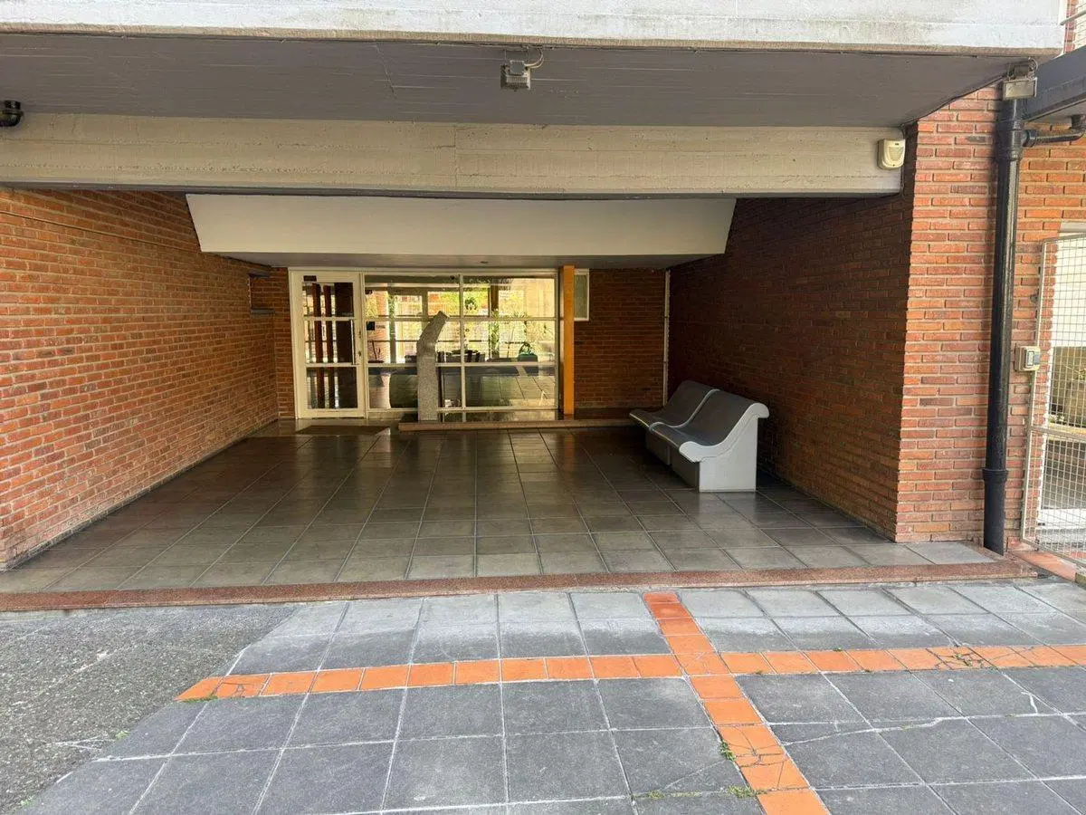 VENTA DEPARTAMENTO 6 AMBIENTES MORON CENTRO 2