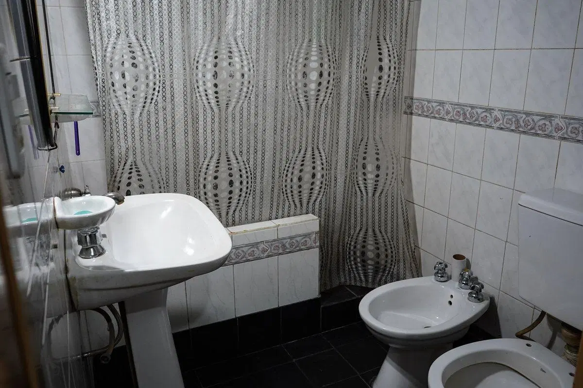VENTA LOCALES  DEPARTAMENTOS EN GREGORIO LAFERRERE 2