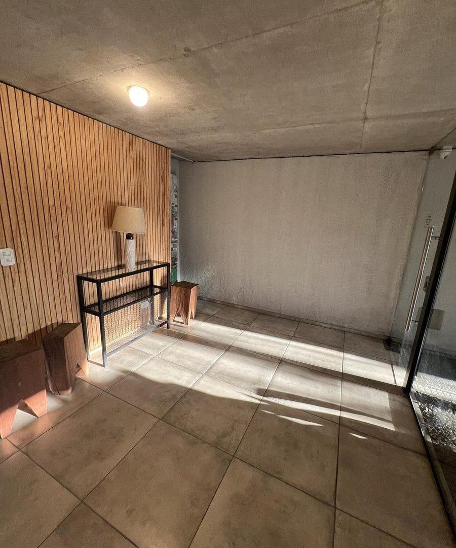 Foto de VENTA DEPARTAMENTO 3 AMBIENTES CASTELAR C/COCHERA, imagen 1