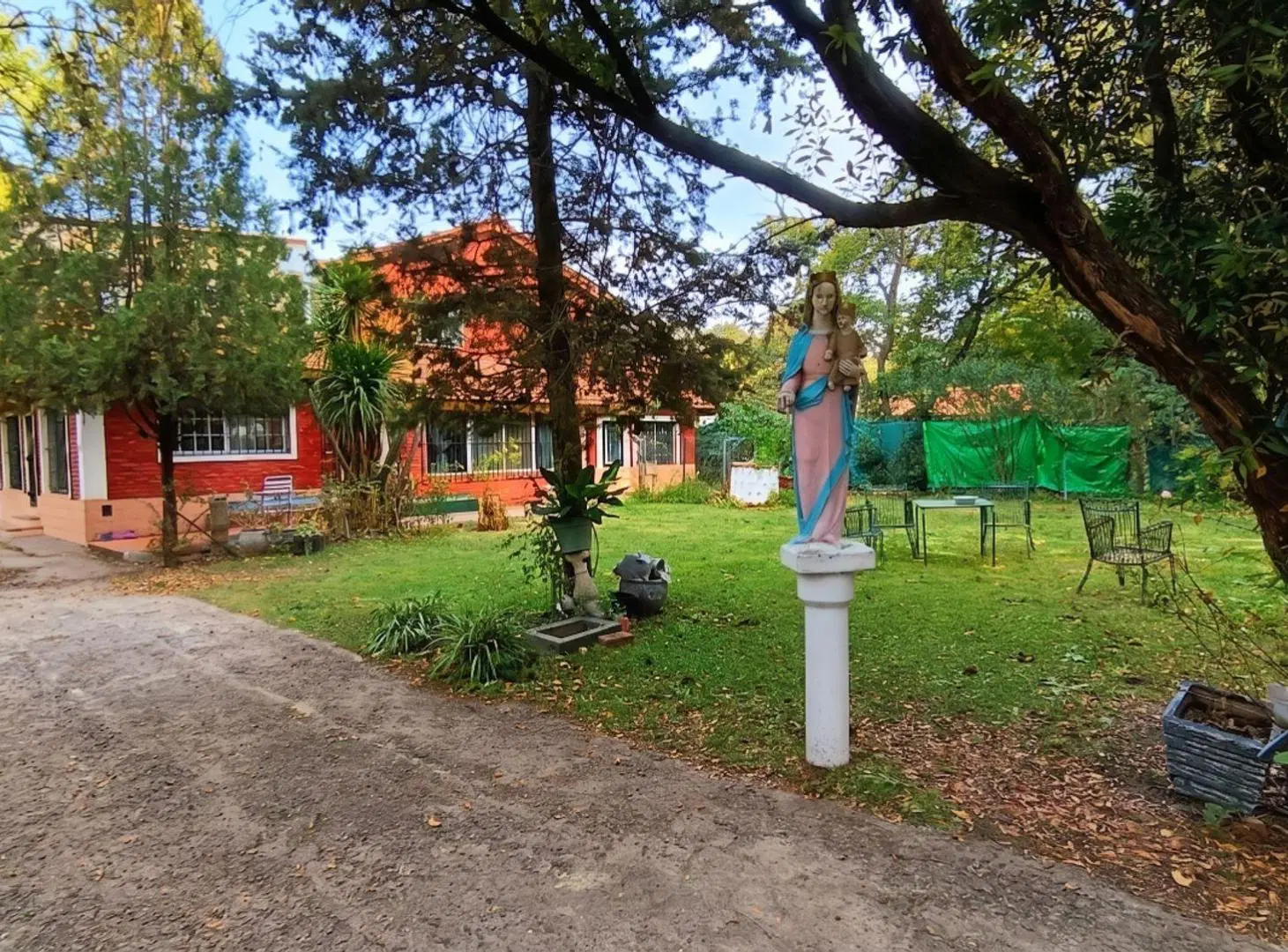 VENTA CASA QUINTA CON PILETA - PONTEVEDRA 2