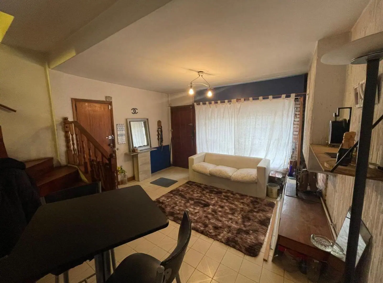 VENTA CASA 5 AMBIENTES EN  CASTELAR NORTE 2