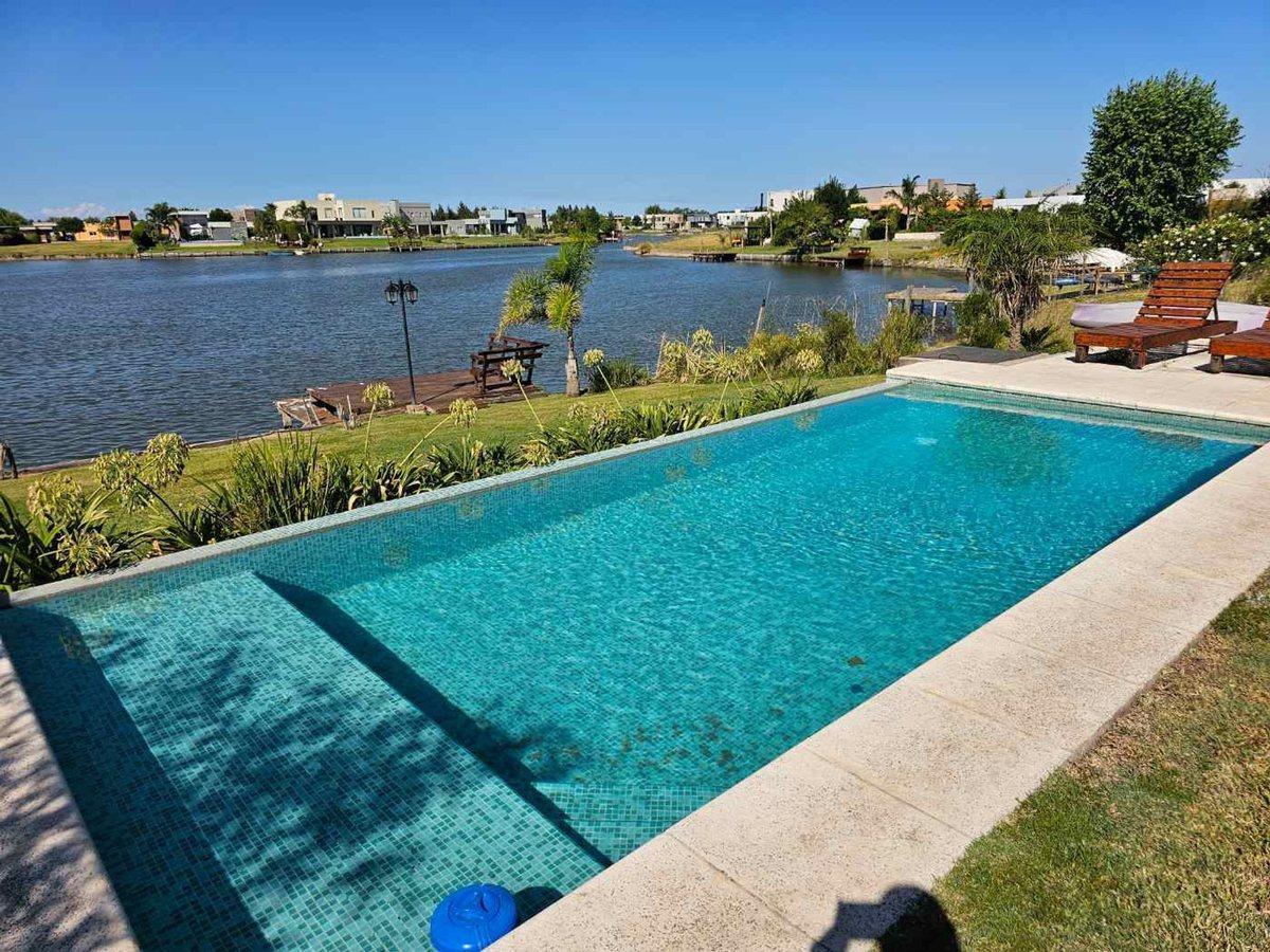 Foto de VENTA CASA 4 AMB A LA LAGUNA SAN SEBASTIAN AREA 10, imagen 5