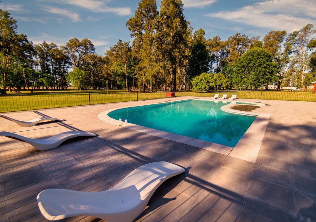 Foto de VENTA LOTE AL AGUA BARRIO ISLA TRES PINOS PERMUTA, imagen 5