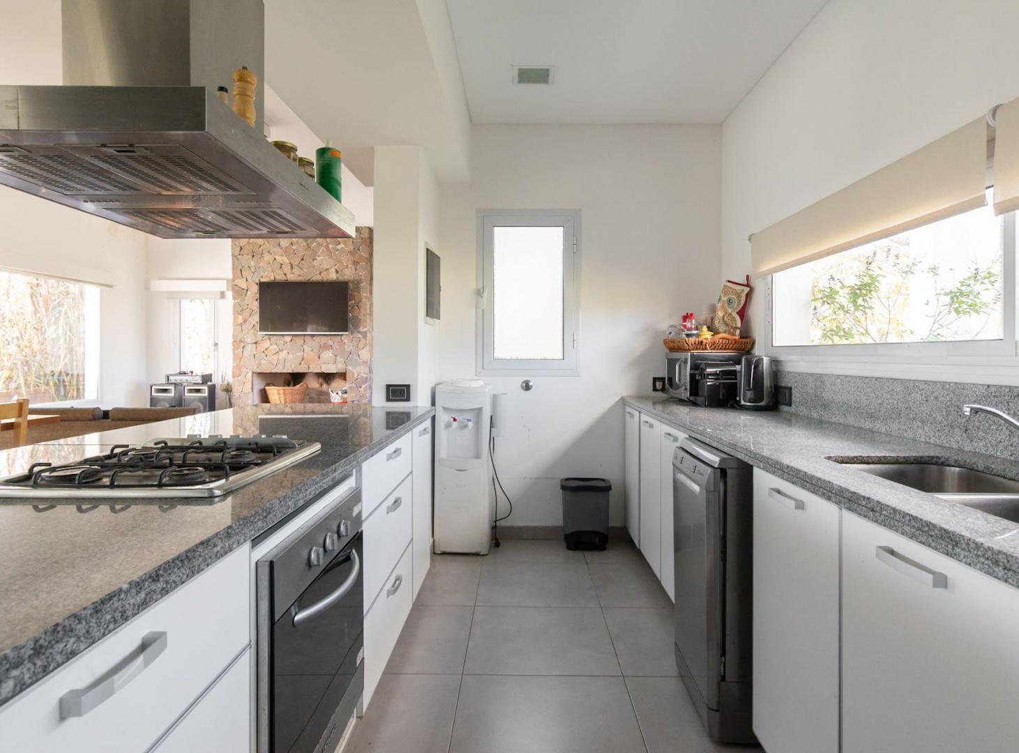 Foto de CASA EN VENTA ISLA DEL ESTE TIGRE 4 AMBIENTES, imagen 3