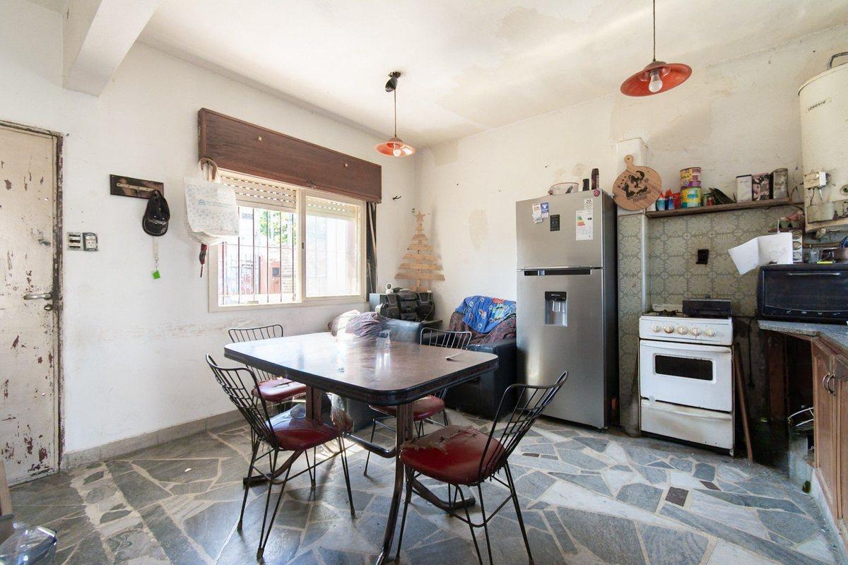 Foto de CASA EN VENTA 3 AMBIENTES CASTELAR GRAN PARQUE, imagen 4