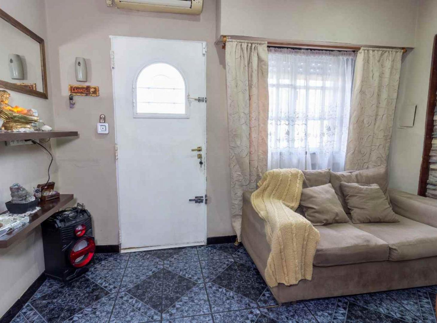 Foto de VENTA CASA PH 4 AMBIENTES EN SAN JUSTO CON PATIO, imagen 1