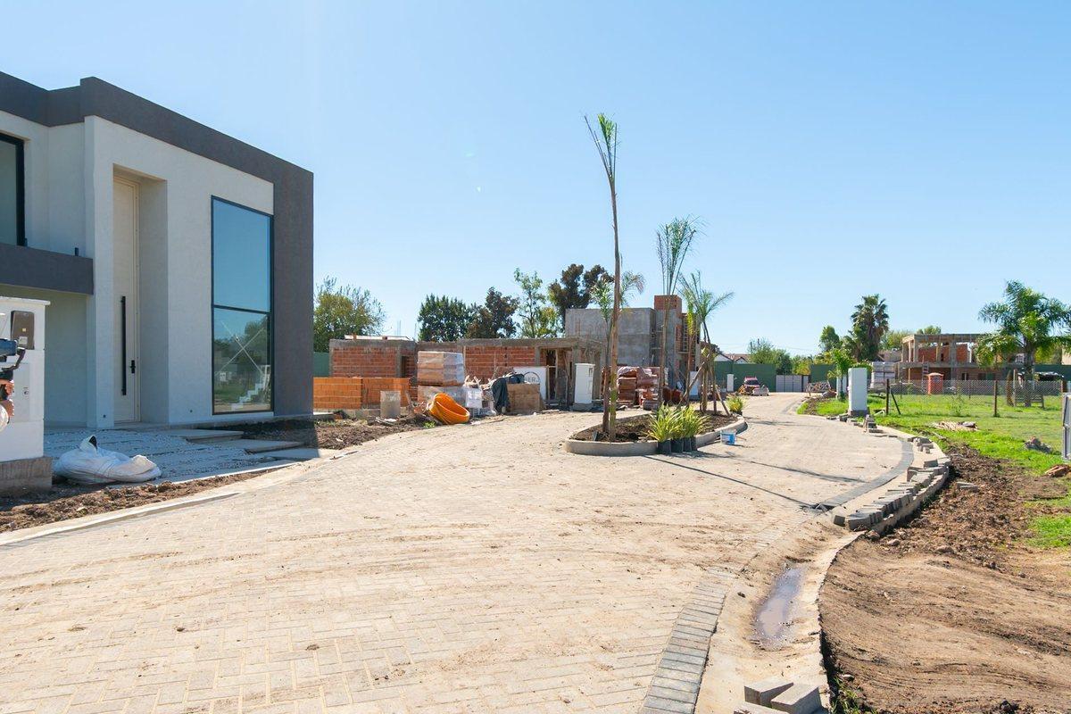 Foto de CASA VENTA ITUZAINGO 4 AMB BARRIO CERRADO FINANCIA, imagen 4
