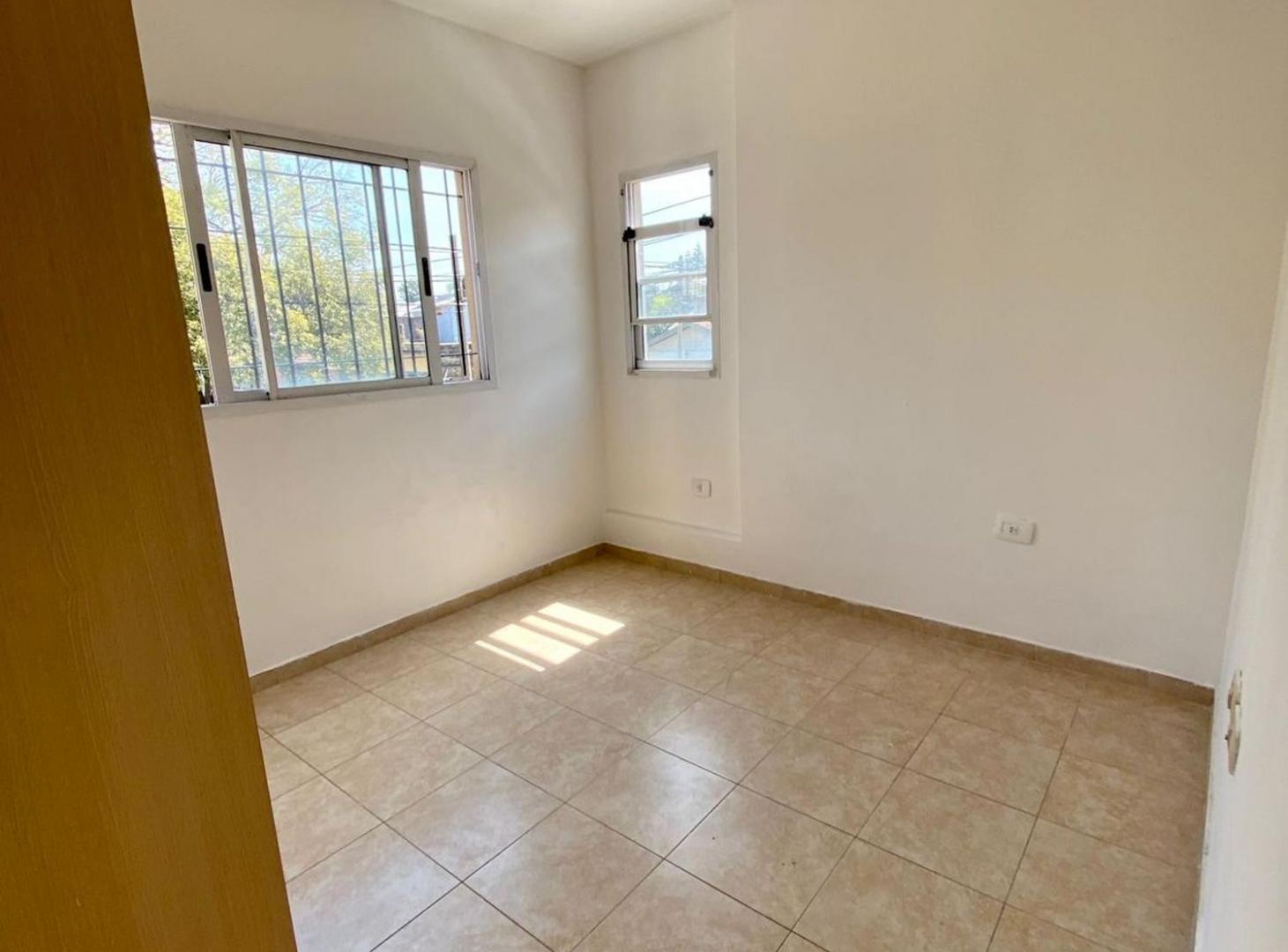 Foto de VENTA DEPARTAMENTO 2 AMBIENTES, CASEROS!, imagen 4