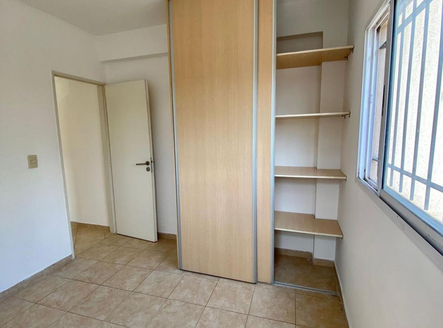 Foto de VENTA DEPARTAMENTO 2 AMBIENTES, CASEROS!, imagen 5