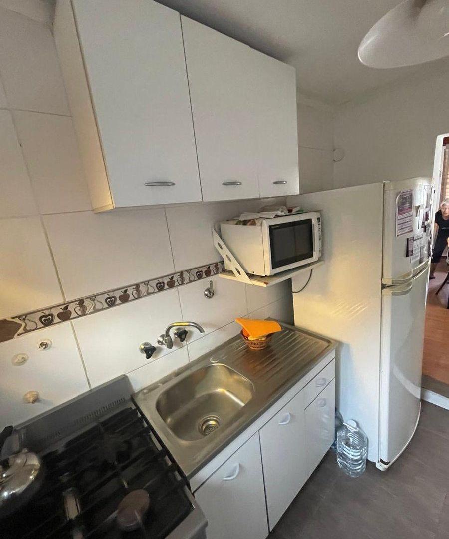 Foto de VENTA PH 2 AMBIENTES CASTELAR CON GUARDACOCHE, imagen 5