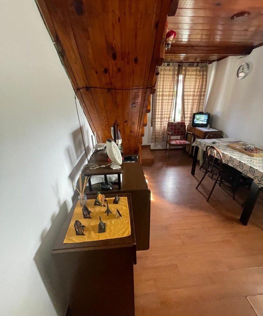 Foto de VENTA PH 2 AMBIENTES CASTELAR CON GUARDACOCHE, imagen 2