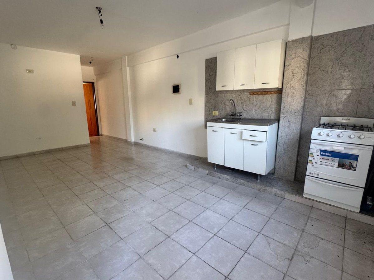 Foto de DEPARTAMENTO EN VENTA. 2 AMBIENTES VILLA LUZURIAGA, imagen 1