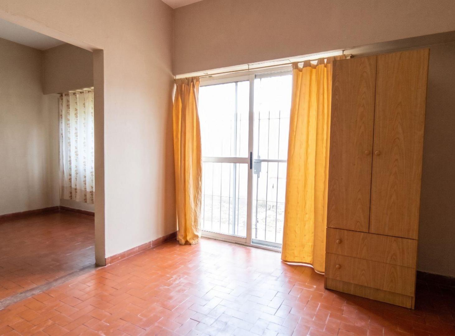 Foto de Venta Casa 4 Ambientes Castelar Sur Apto Credito, imagen 5