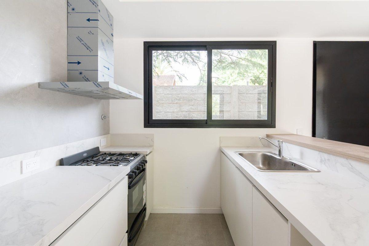 Foto de VENTA CASA TRES AMBIENTES PARQUE LELOIR A ESTRENAR, imagen 4