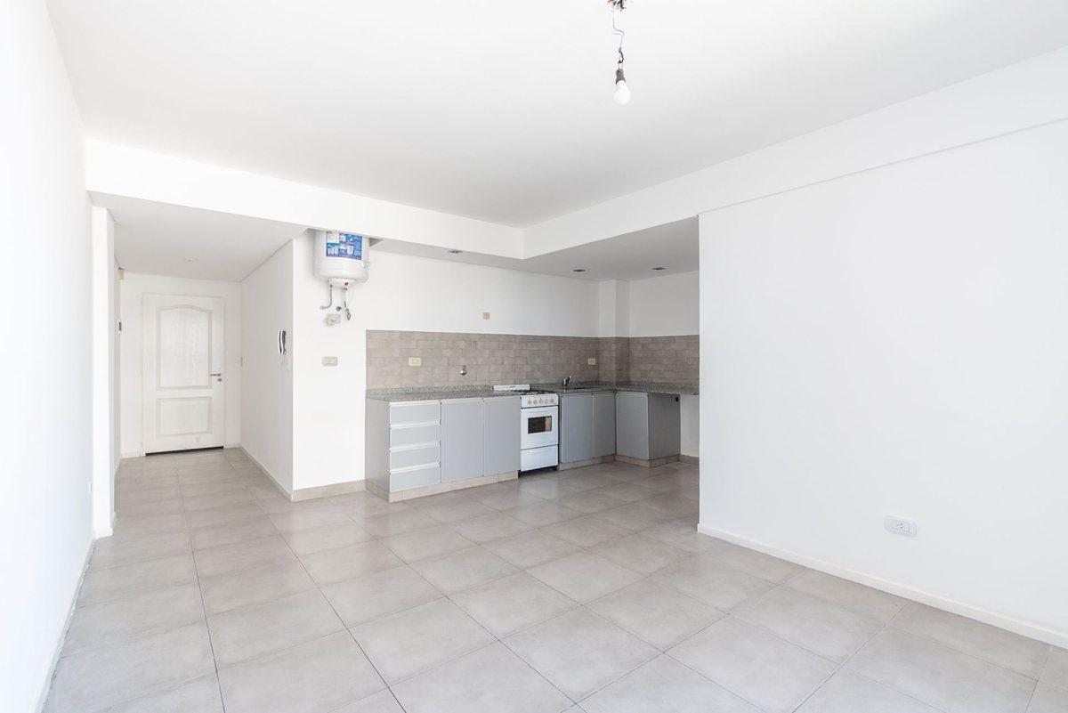 Foto de DEPARTAMENTO VENTA MORON 3 AMB COCHERA APTOCREDITO, imagen 4
