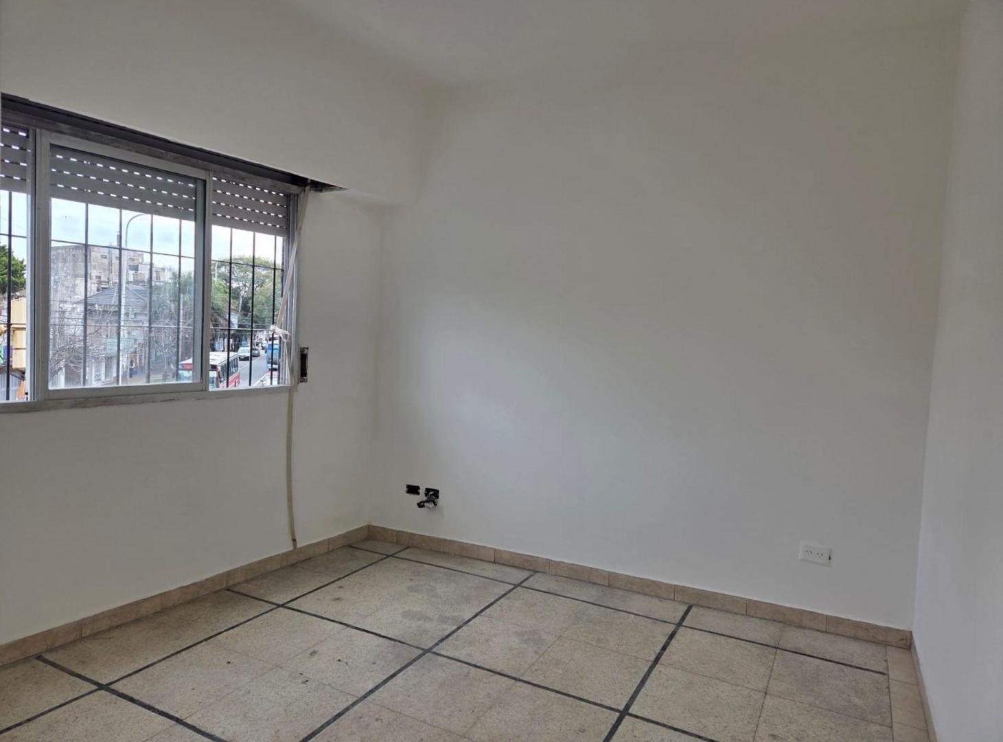 Foto de ALQUIER 2 AMBIENTES EN MORON, imagen 2