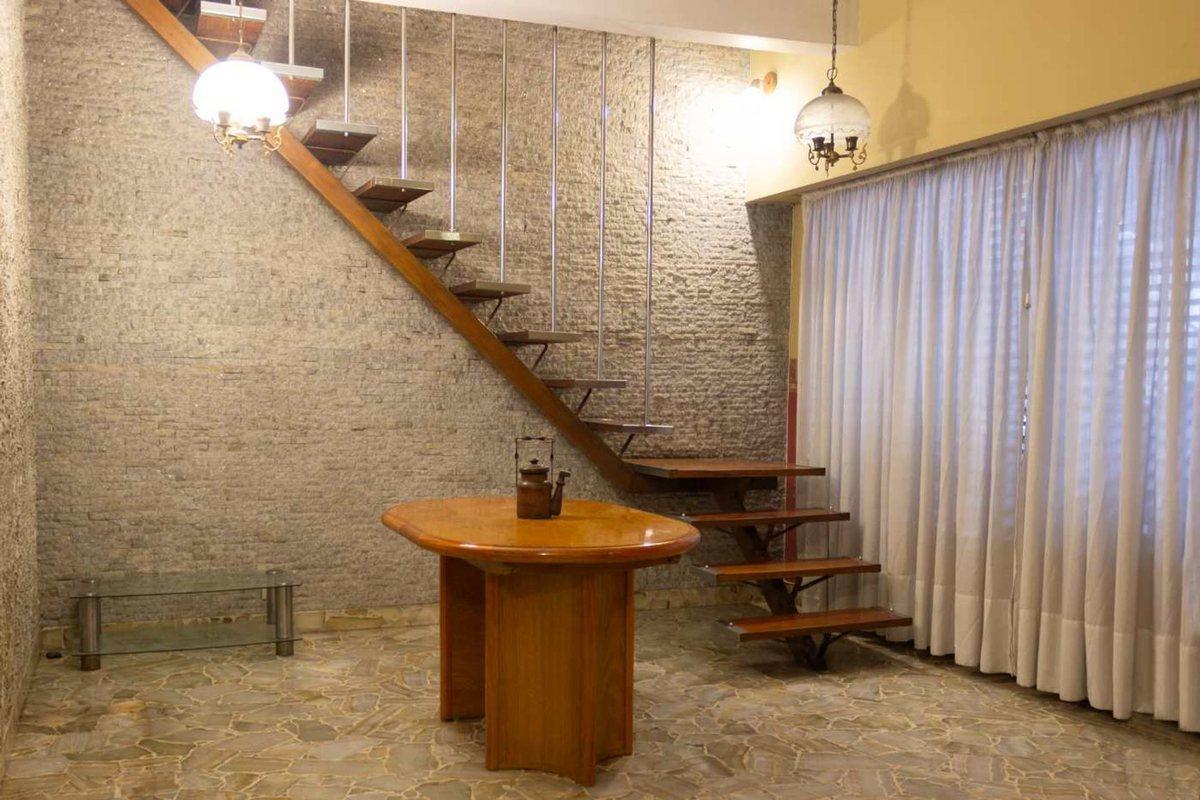Foto de VENTA CASA 7 AMB LINIERS - EXCELENTE UBICACION, imagen 4