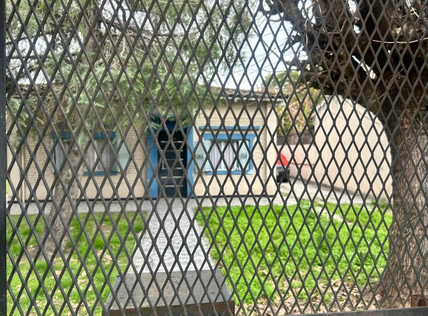 Foto de VENTA CASA CASTELAR A RECICLAR, imagen 2