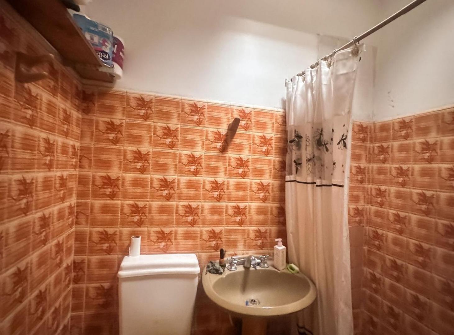 Foto de VENTA CASA LOCALES DEPTOS EN GREGORIO LAFERRERE, imagen 4