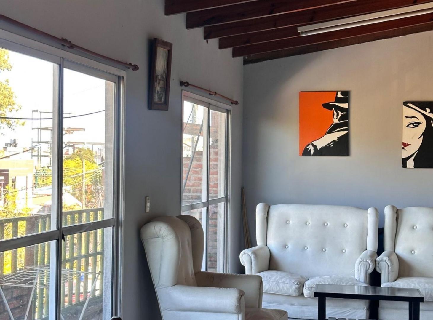 Foto de VENTA CASA LOCALES DEPTOS EN GREGORIO LAFERRERE, imagen 2