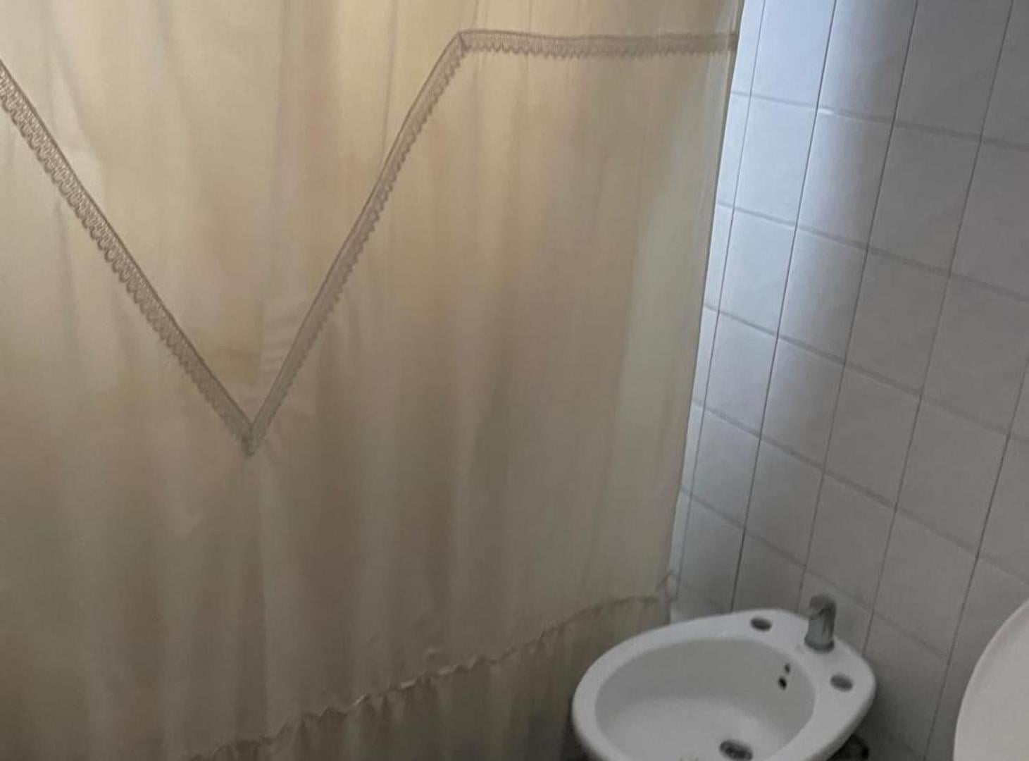 Foto de VENTA CASA 5 AMBIENTES EN CASTELAR NORTE, imagen 4
