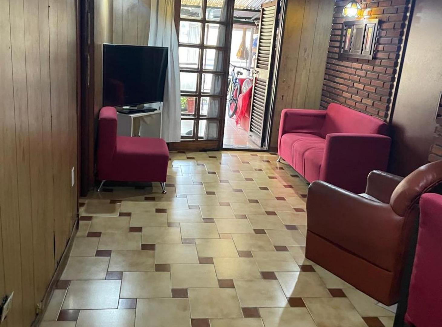 Foto de VENTA CASA 5 AMBIENTES EN CASTELAR NORTE, imagen 3