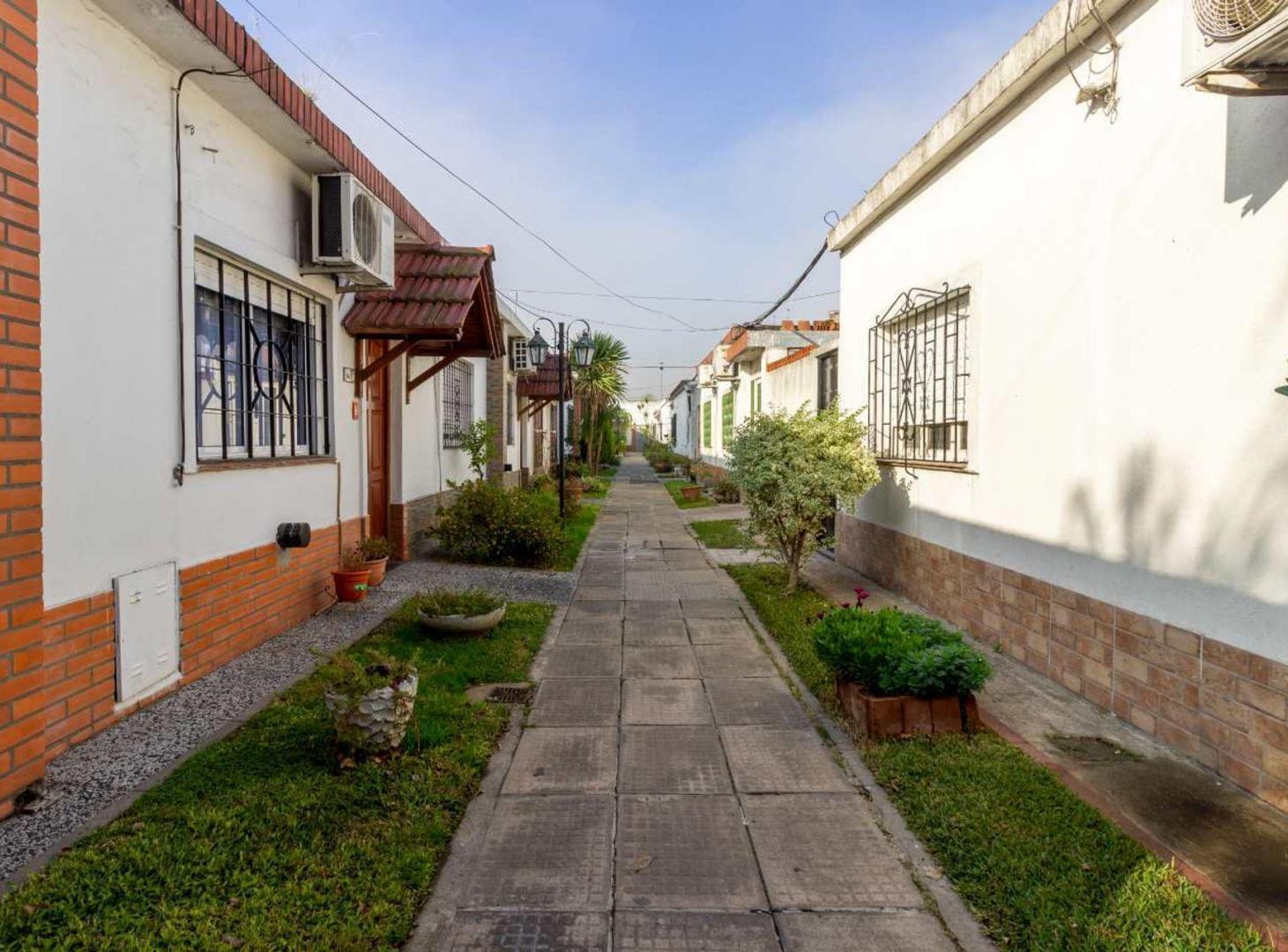 Foto de VENTA CASA/PH 4 AMBIENTES MORON, imagen 2