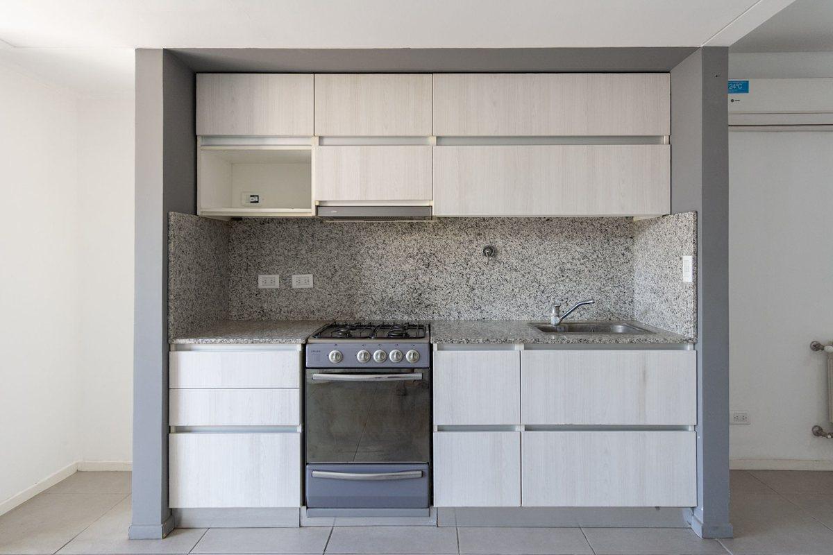 Foto de PH VENTA ITUZAINGO 3 AMBIENTES COCHERA JARDIN, imagen 3