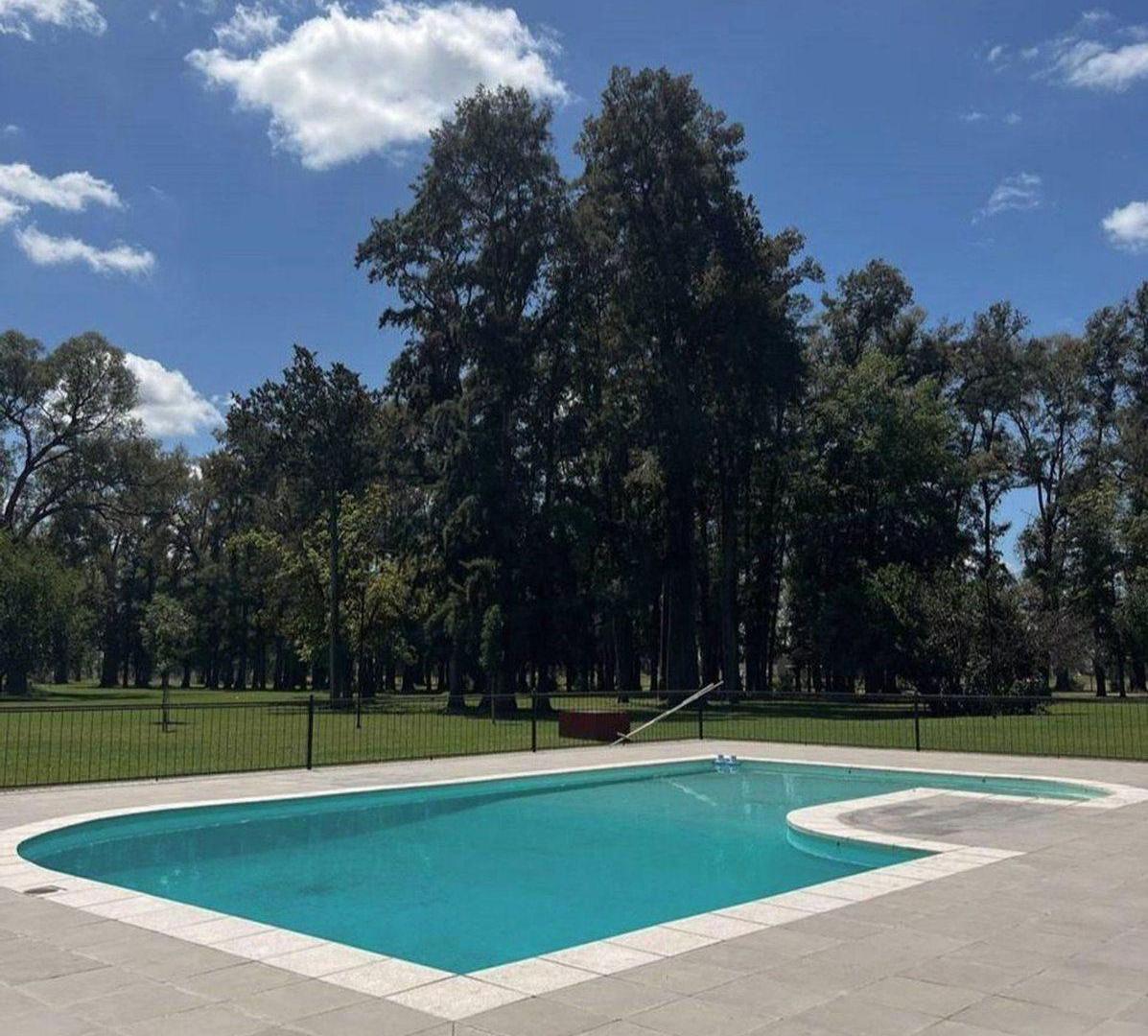 Foto de VENTA LOTE AL AGUA BARRIO ISLA TRES PINOS PERMUTA, imagen 2