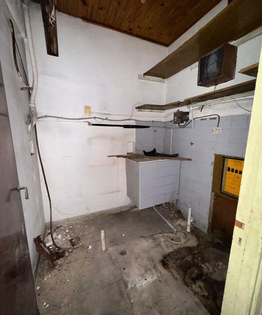 Foto de VENTA OFICINA EN MORON CENTRO 200MTS CUBIERTOS, imagen 4
