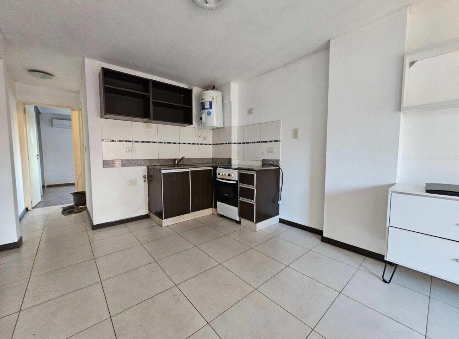 Foto de VENTA DEPARTAMENTO 2 AMB CON BALCON MORON CENTRO, imagen 4