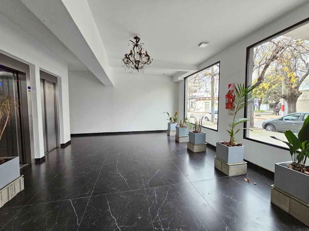 Foto de VENTA DEPARTAMENTO DOS AMBIENTES MORON COCHERA OPC, imagen 2