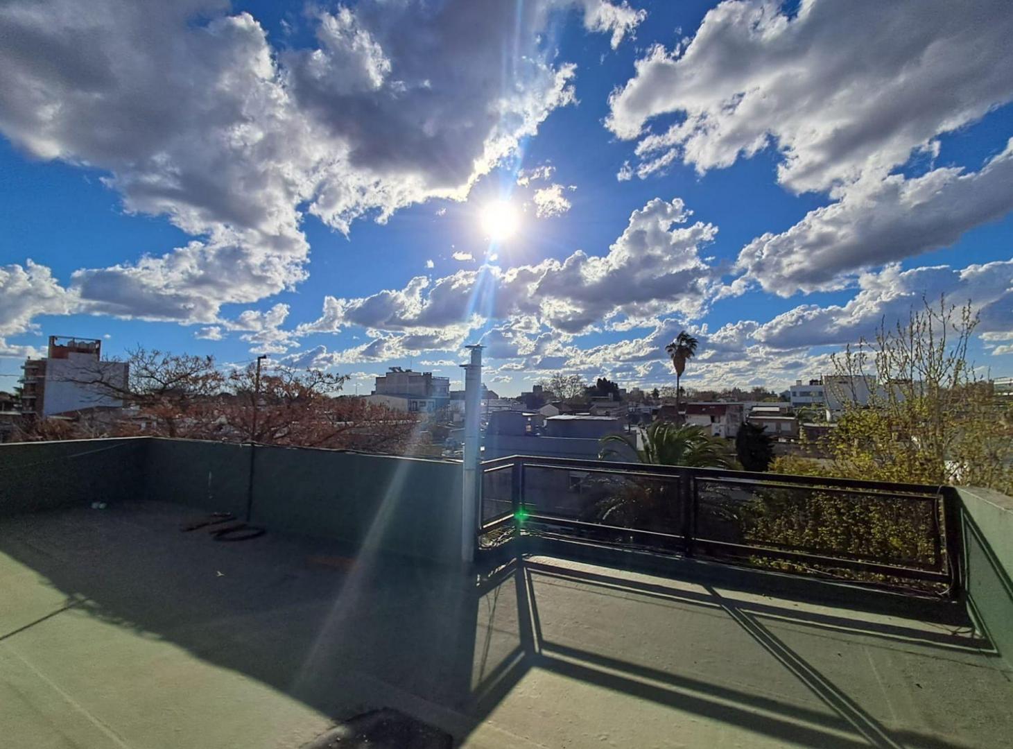 VENTA DEPARTAMENTO TRES AMBIENTES TERRAZA COCHERA