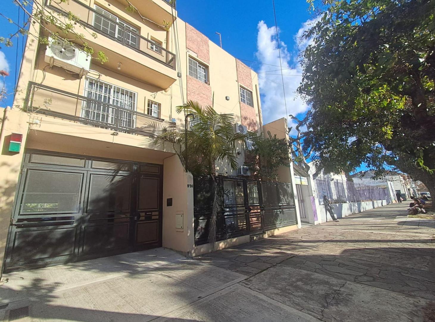 Foto de VENTA DEPARTAMENTO TRES AMBIENTES TERRAZA COCHERA, imagen 2