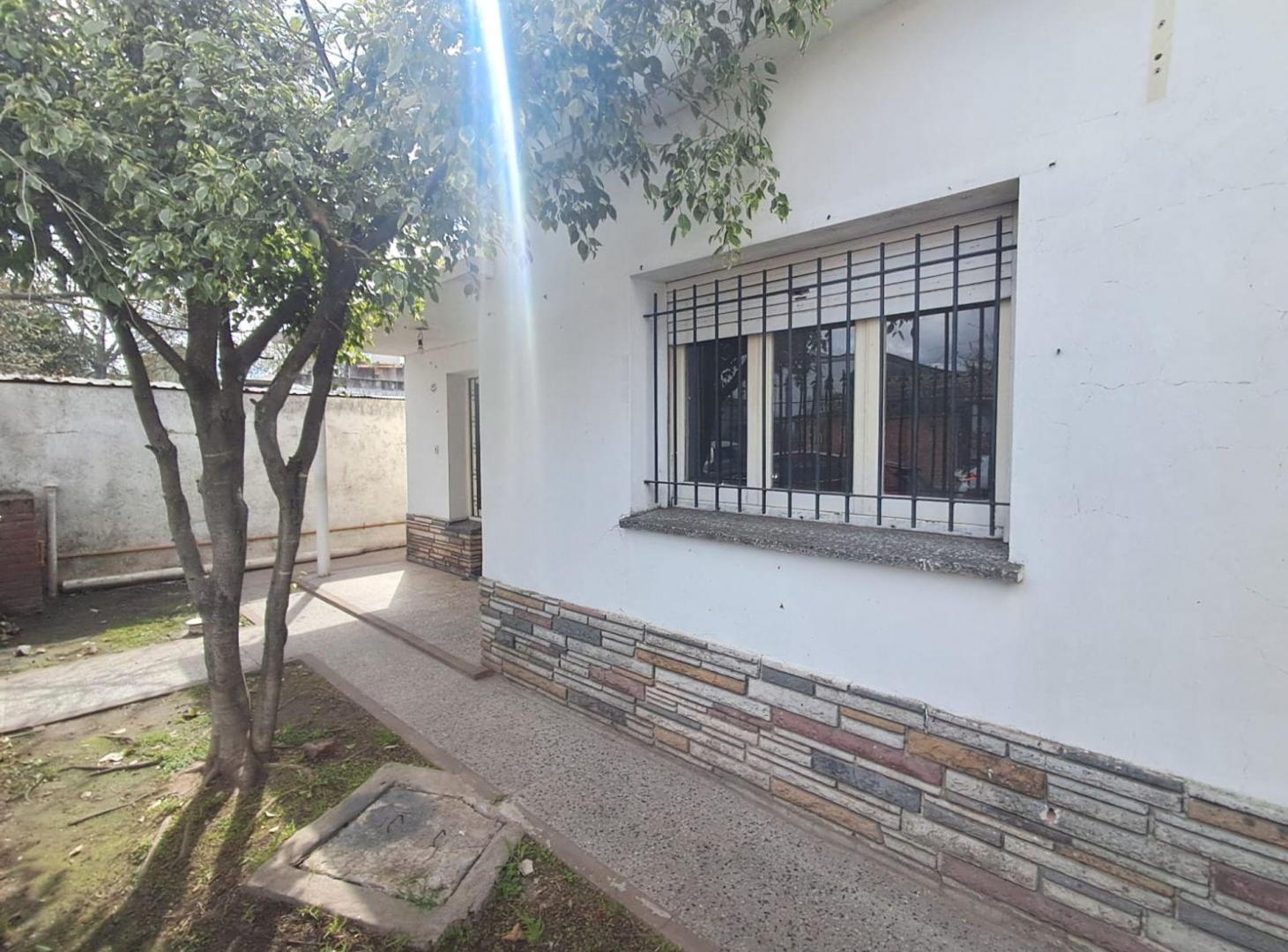 Foto de VENTA CASA 4 AMBIENTES HURLINGHAM, imagen 2