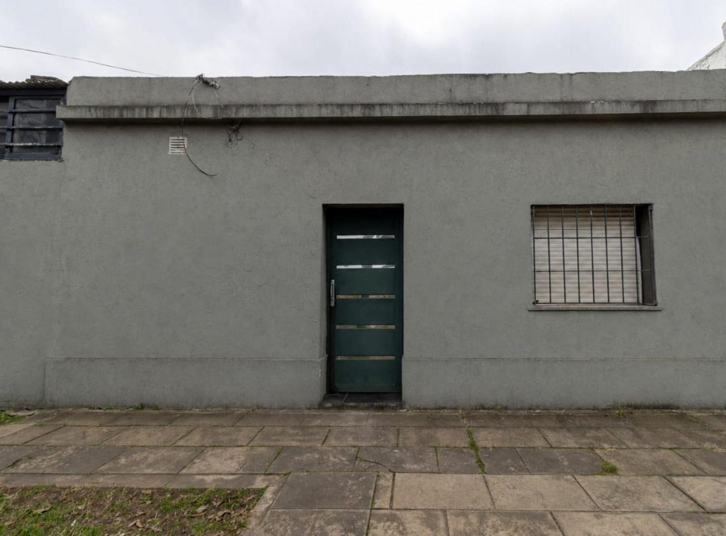 Foto de VENTA CASA PH 2 AMB ITUZAINGO CON LOCAL Y COCHERA, imagen 1
