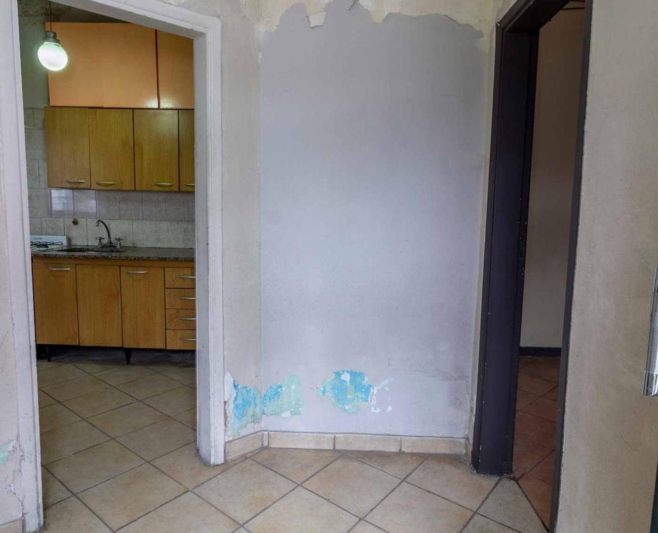 Foto de VENTA CASA PH 2 AMB ITUZAINGO CON LOCAL Y COCHERA, imagen 5