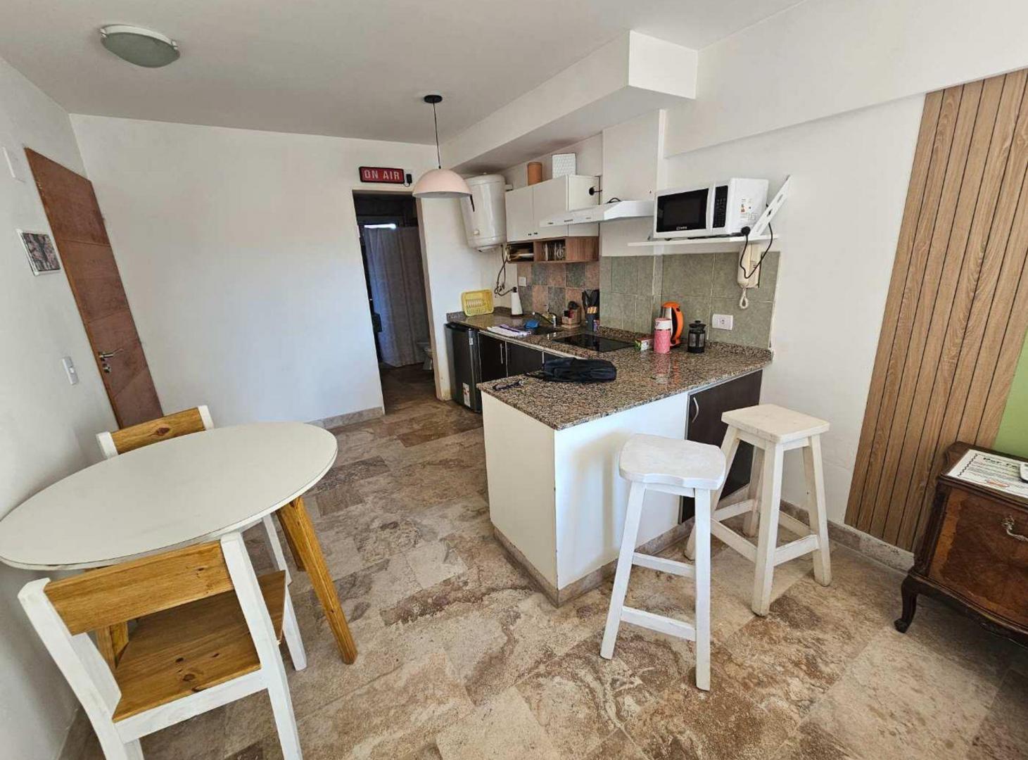Foto de VENTA DEPARTAMENTO MONOAMBIENTE CON COCHERA MORON, imagen 1