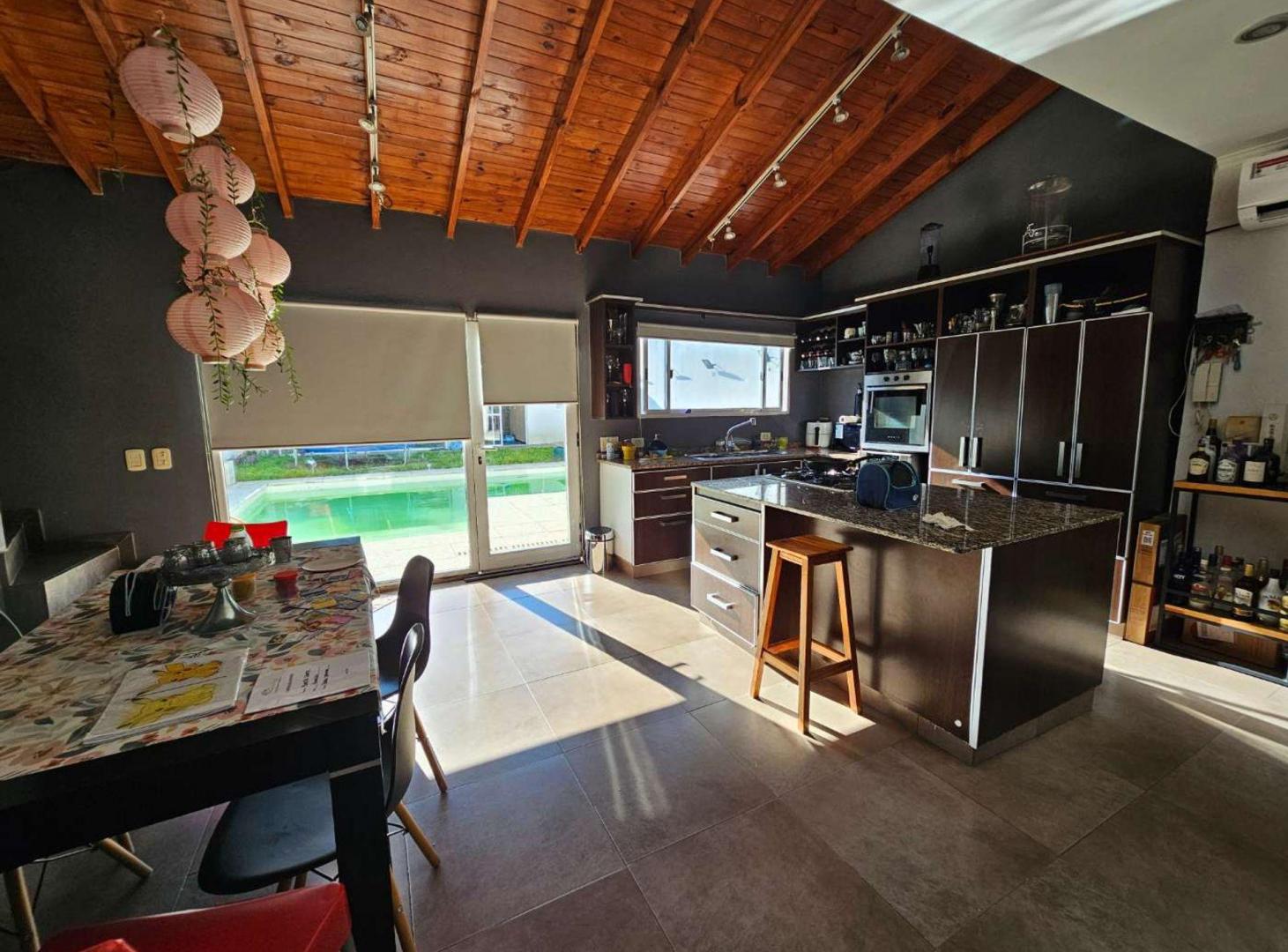 Foto de VENTA CASA 5 AMBIENTES CON PILETA QUINCHO MORON, imagen 4
