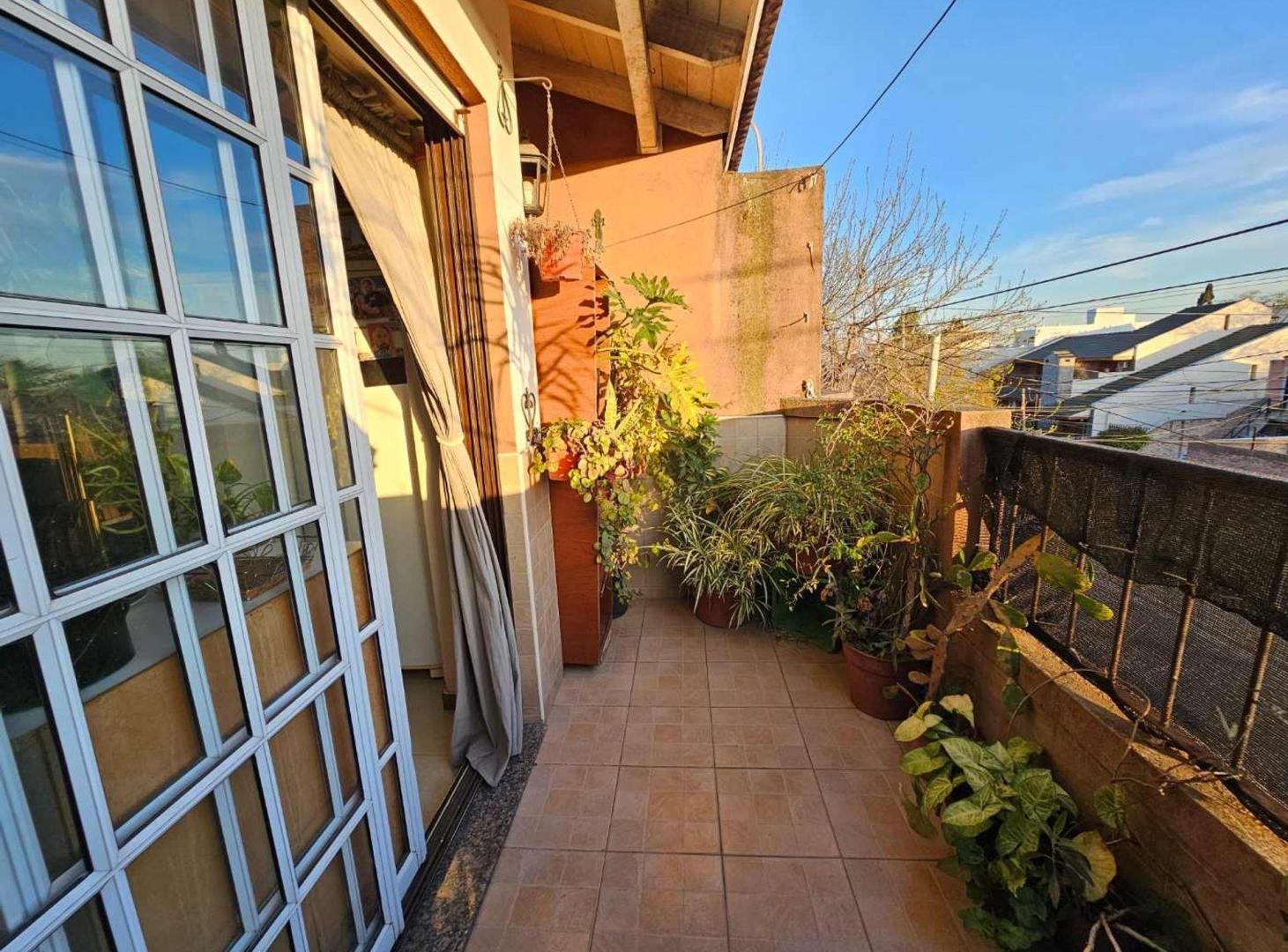 Foto de VENTA PH 3 AMBIENTES CON PATIO BALCON V LUZURIAGA, imagen 2